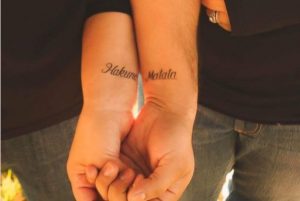 tatouaz-gia-zeugaria-hakuna-matata-eisaimonadikigr